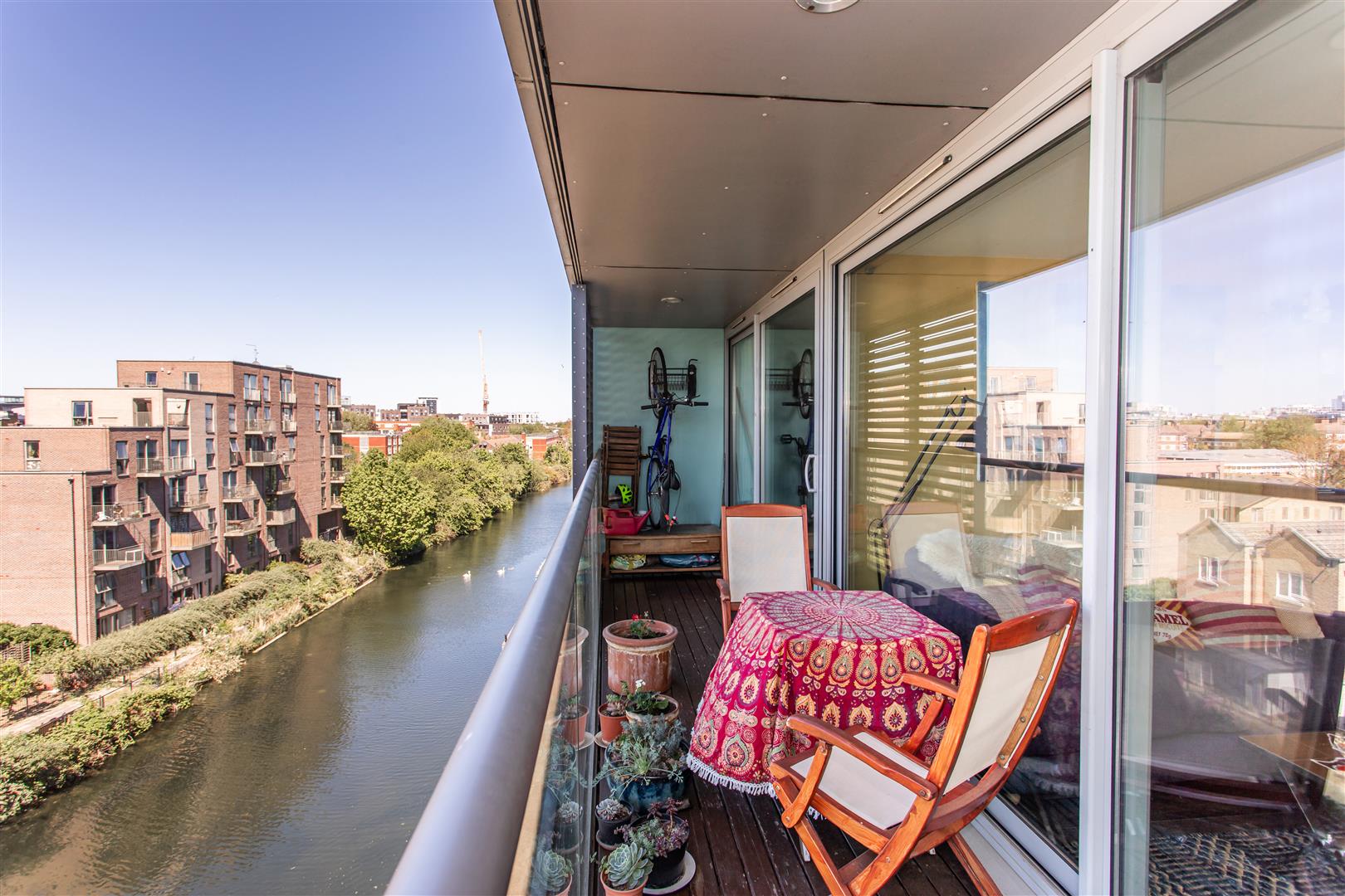 1 bed property in Copperfield Road, Mile End